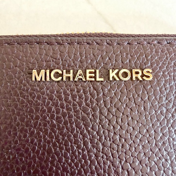 NWOT - Michael Kors Adele Double Zip Pebble Leather Wristlet - Picture 3 of 7